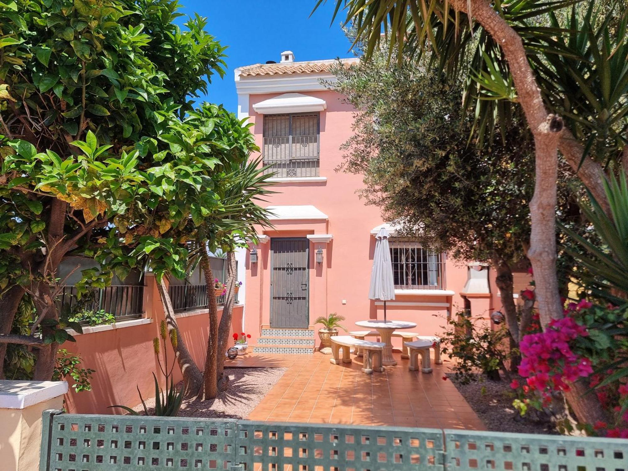 Calle Carlos Primero, Roda 外观 照片